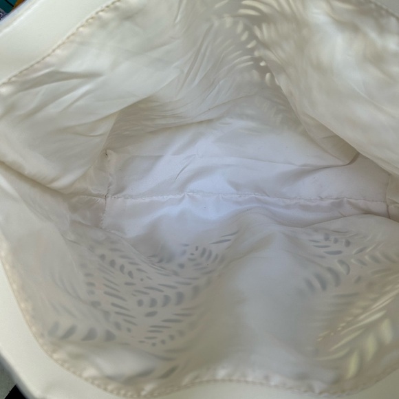 NWOT-Oscar de la Renta Cream Cut-Out Tote - Picture 7 of 7